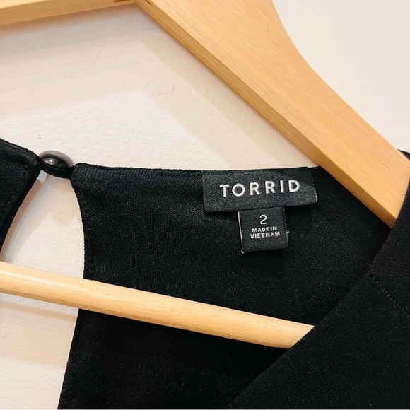 NWT Torrid Black Crepe Lace-Up Jumpsuit size 2 X - Picture 5 of 10